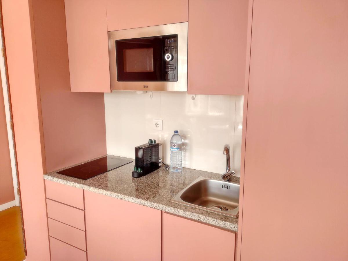 Apartment Center Clean & Cozy 3